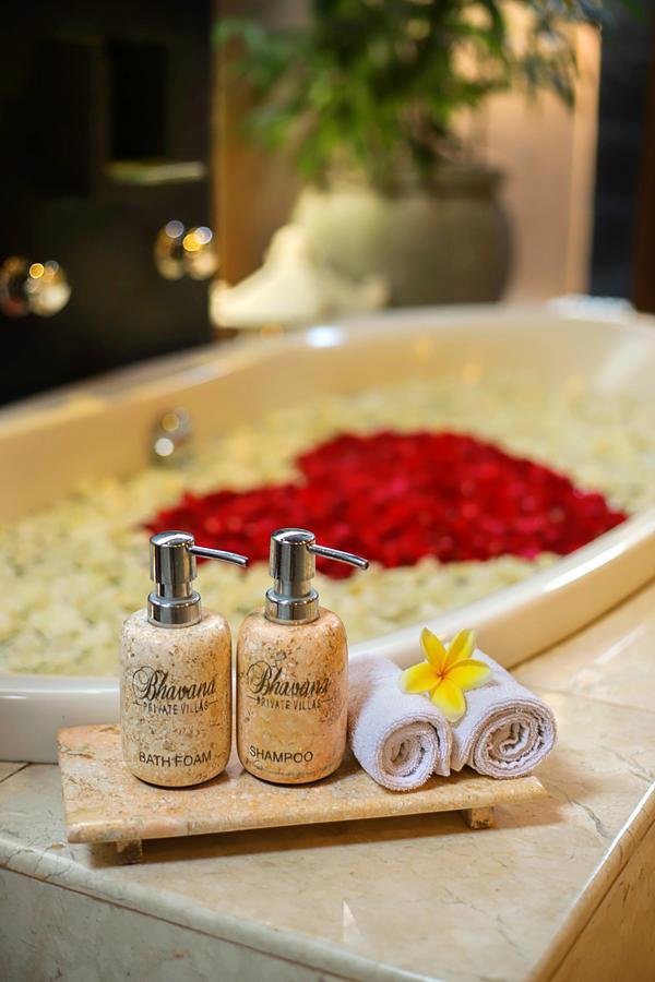One-Bedroom Villa Romantic Setup 1 Time Massage